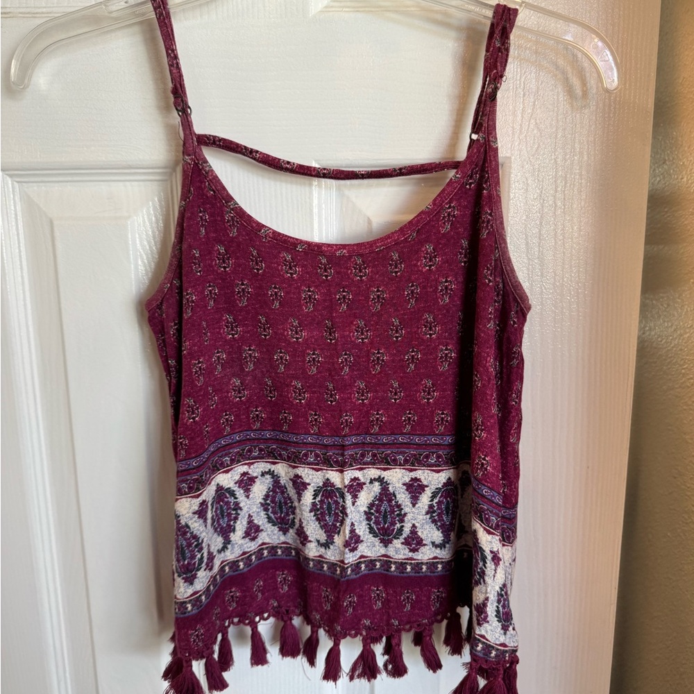 4/$15 Forever 21 Maroon Patterned Crop Top Tassle Trim Size Small